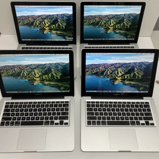 Apple Macbook Pro13”i5 2.5GHz intel Core 8GB RAM 256GB SSD $500 Each